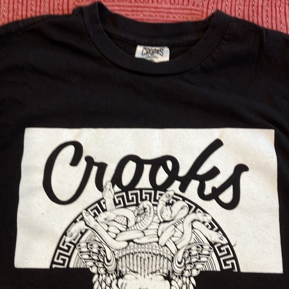Crooks & Castles Black Graphic Tee Men’s size small -see photos for measurements - Picture 15 of 16